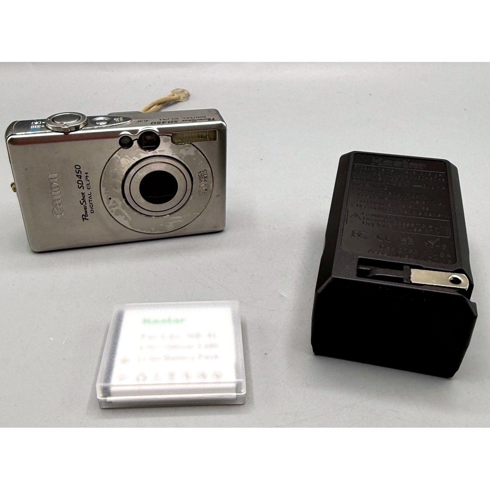 Canon PowerShot SD450 Digital ELPH 5.0MP Camera Silver with Battery and Charger